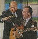 Mariano Apicella e Silvio Berlusconi - Il trucco "par condicio" per portare Mariano Apicella a "Domenica in". speciale Sanremo 2009