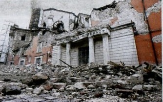 Terremoto in Abruzzo del 6 Aprile 2009 - Quel che  restato del "Palazzo del Governo" di L'Aquila
