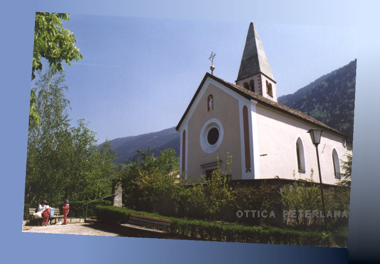 Pochi-Salorno-Chiesa