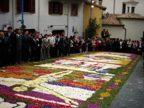 infiorata200323.jpg