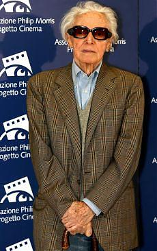 <b>Il cinema italiano piange Dino Risi<br/>maestro della commedia all'italiana</b>