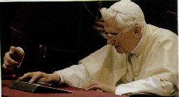 Il primo Tweet in Internet di Papa Benedetto XVI