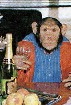 Zhora, scimpanz alcolizzato